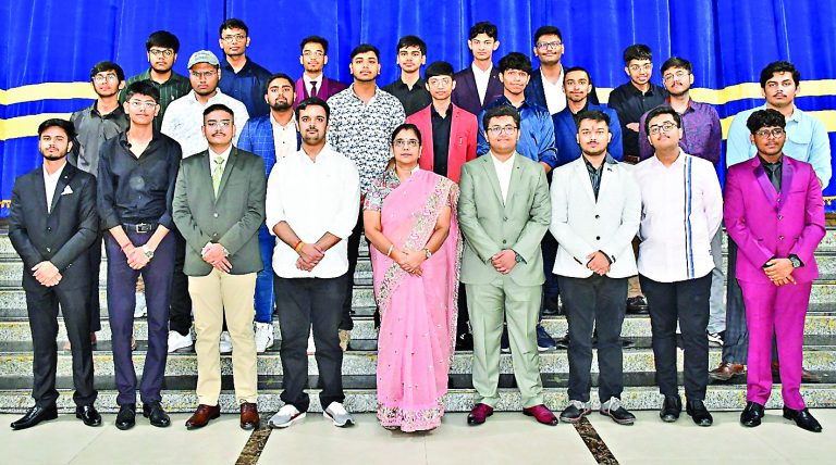 ranchi news : जेइइ एडवांस्ड में डीपीएस रांची के विद्यार्थियों का शानदार प्रदर्शन