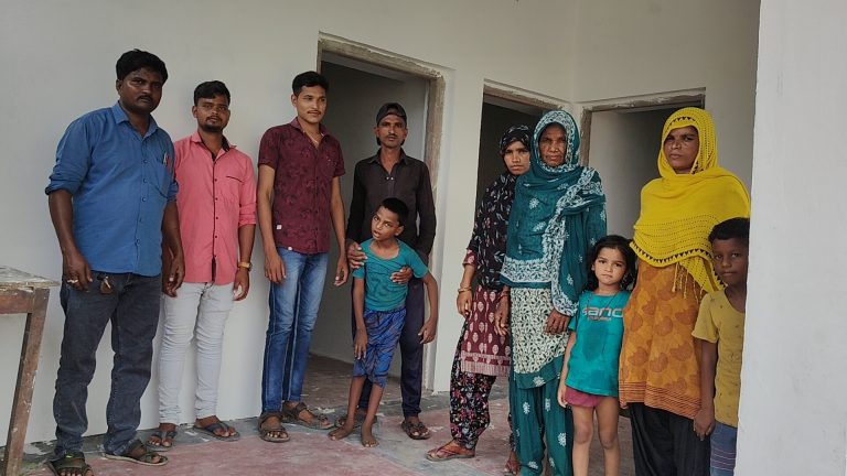 बलभद्रपुर पंचायत में आवास योजना में रिश्वत मांगने का आरोप, लाभुकों ने की कार्रवाई की मांग