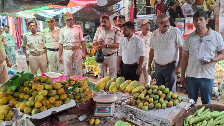 Motihari : नगर निगम टीम ने 14 किलो सिंगल यूज प्लास्टिक किया जब्त, दुकानदारों से वसूला 4200 जुर्माना