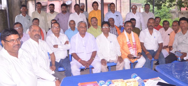Bokaro News : लक्ष्मण नायक पर हमला करने वाले की शीघ्र हो गिरफ्तारी : मंच Bokaro News : लक्ष्मण नायक पर हमला करने वाले की शीघ्र हो गिरफ्तारी : मंच