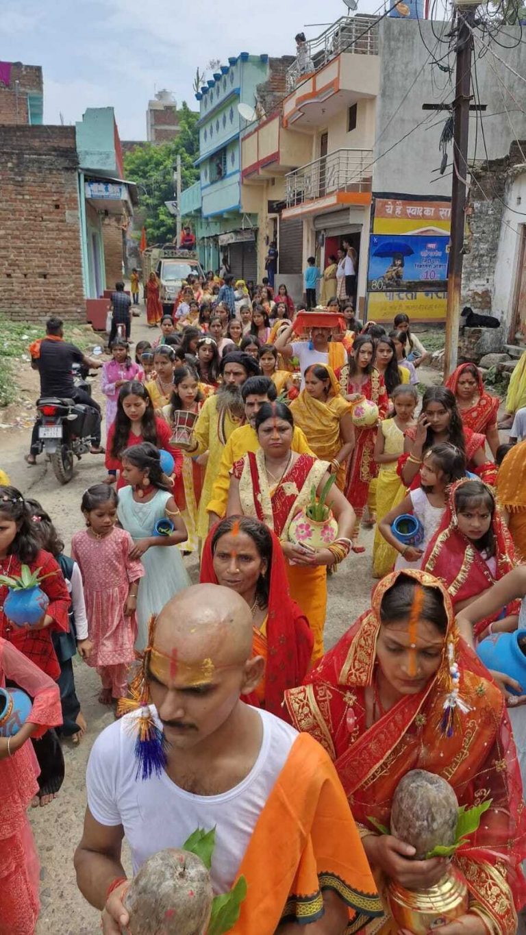 कलशयात्रा के साथ शतचंडी महायज्ञ शुरू