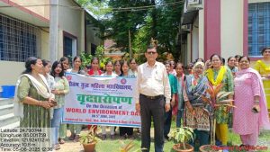 जीबीएम कॉलेज में पौधारोपण कर पक्षियों को दाना-पानी दिया