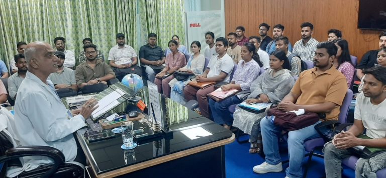 मेडिकल कॉलेज में इंटर्नशिप के लिए पहुंचे चिकित्सकों की हुई काउंसलिंग