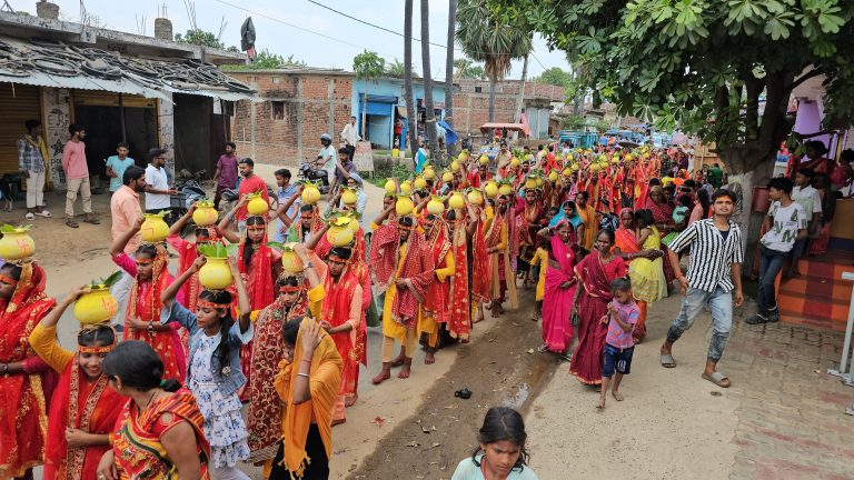 श्रीमद् भागवत ज्ञान कथा को लेकर निकाली गयी कलशयात्रा