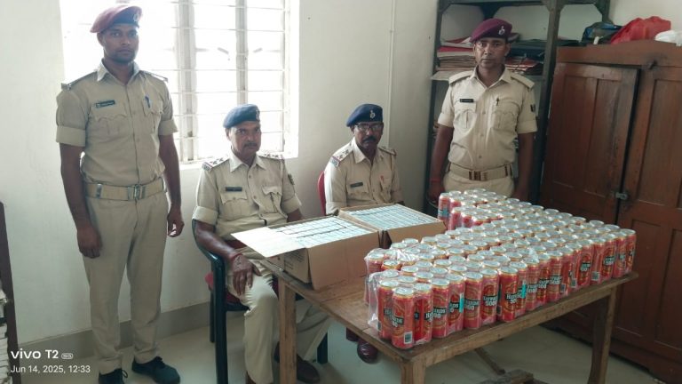 रेलवे स्टेशन से 225 बोतल शराब बरामद
