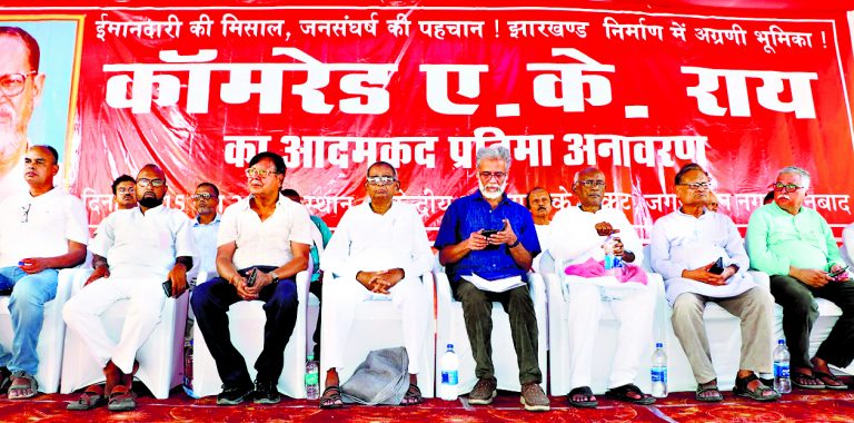 Political news : बाहरी-भीतरी से फर्क नहीं पड़ता, आपके लिए कौन लड़ रहा, यह महत्वपूर्ण है : दीपंकर भट्टाचार्य