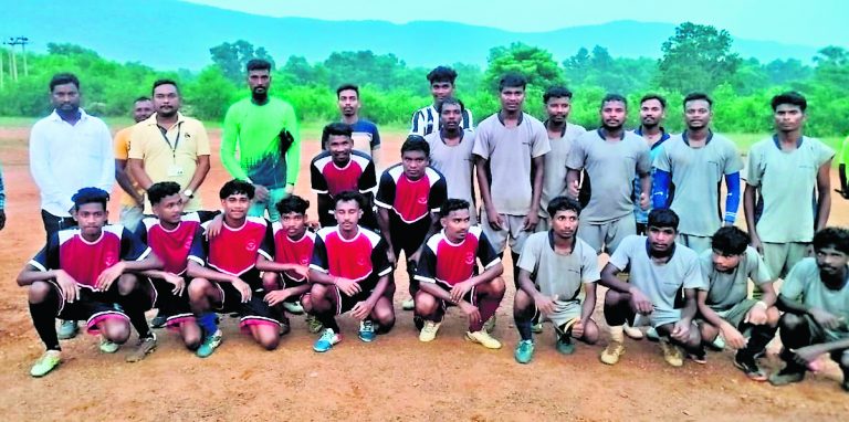 East Singhbhum News : केशरपुर को हराकर आइकॉनिक स्टार चैंपियन