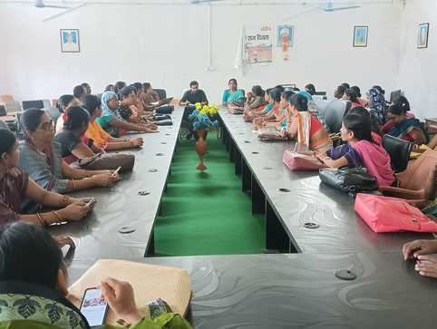 सेविकाओं की मासिक बैठक में केंद्र संचालन में सुधार पर दिया गया जोर