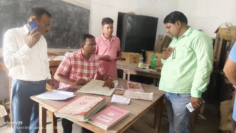विद्यालय के नियमित संचालन में लापरवाही बर्दाश्त नहीं – बीडीओ