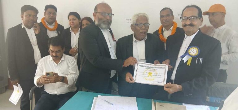जिला अधिवक्ता संघ के वरिष्ठ सदस्य निर्वाचित होने पर किया स्वागत