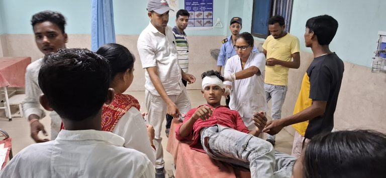 बाइक की ठोकर से साइकिल सवार छात्र जख्मी, रेफर