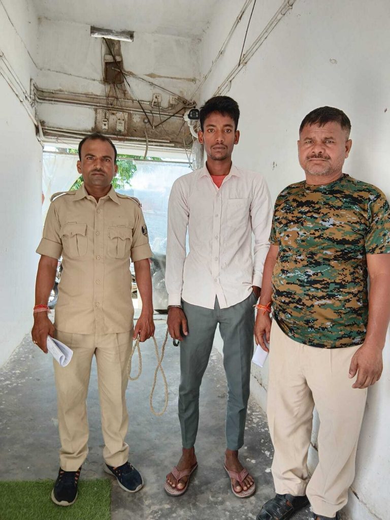 Motihari: जनेरवा मुखिया से रंगदारी मांगने का आरोपी धराया