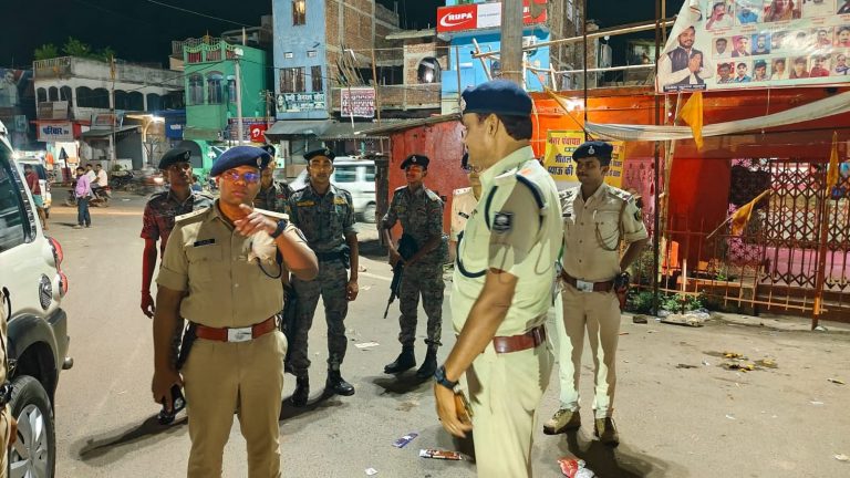 गतिशील गश्ती दल का एसपी ने किया निरीक्षण,  पदाधिकारियों को दिया निर्देश