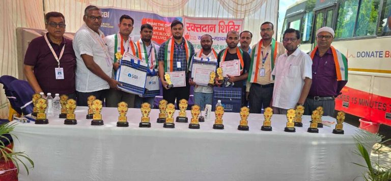 Sitamarhi : 21 रक्तवीरों ने किया स्वैच्छिक रक्तदान