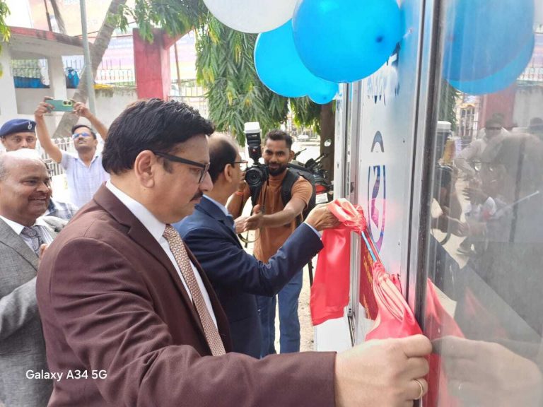 निरीक्षी न्यायाधीश ने लॉयर्स हॉल का किया उद्घाटन