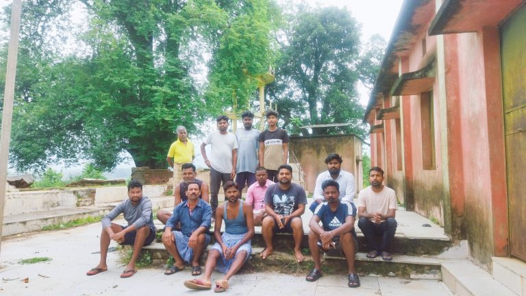 Seraikela Kharsawan News : भवन जर्जर, एंबुलेंस खराब, पानी की किल्लत