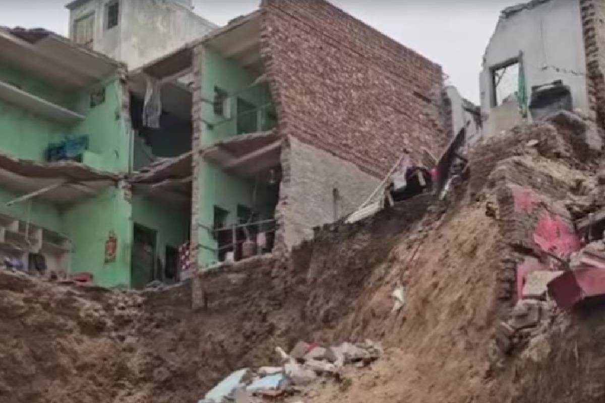 Houses collapse in UP's Mathura