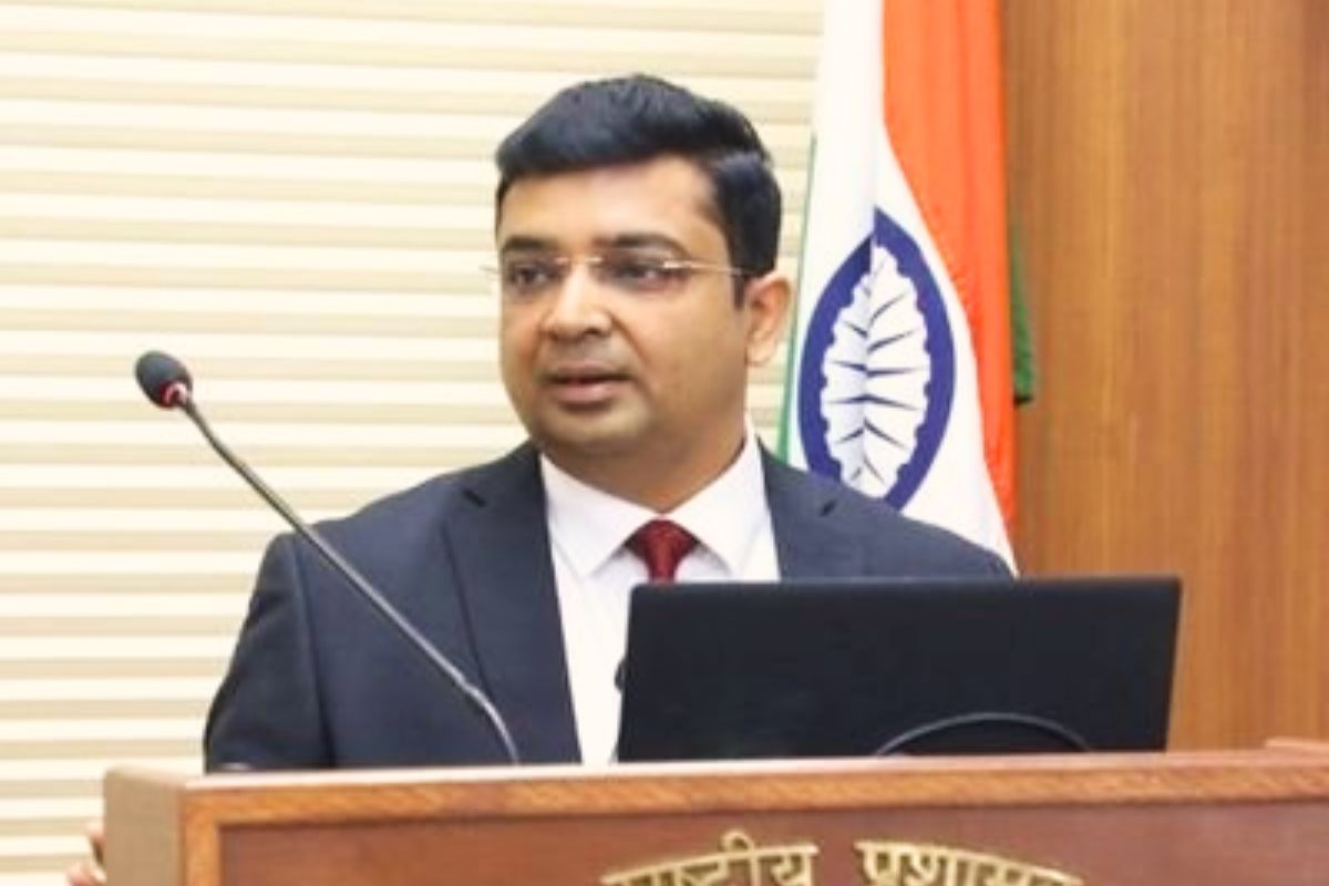 ias kundan kumar| He left his job at Reliance and cleared UPSC