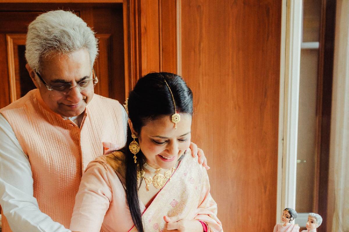 mahua moitra pinaki mishra age difference