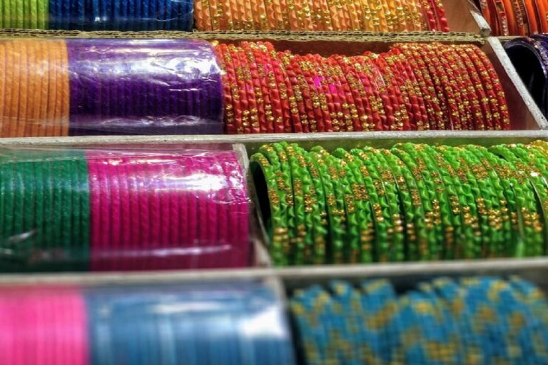 Green Bangle Set: हरी चूड़ियां चुरा लेंगी पिया जी का दिल, हाथों पर सजायें ये हरी-हरी चूड़ियां 