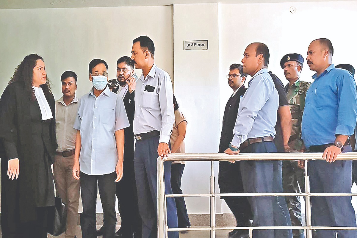 पूछताछ के बाद जेल भेजे गये विनय चौबे