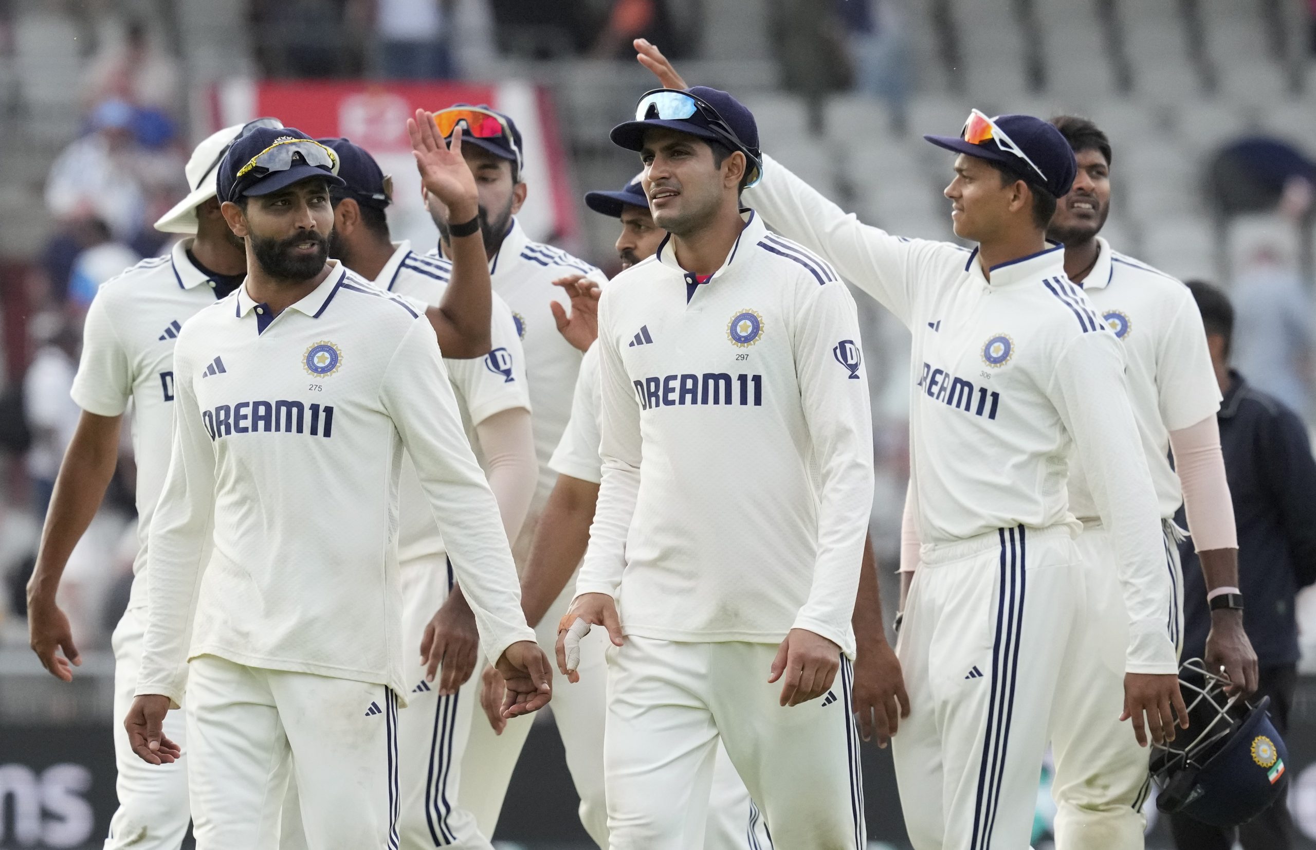Indian Cricket Team return to pavilion after 3rd day of IND vs ENG 4th Test
