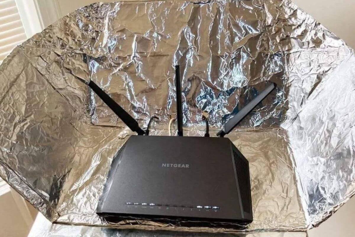 Aluminium foil behind WiFi