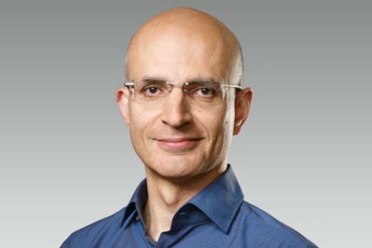 Apple COO Salary