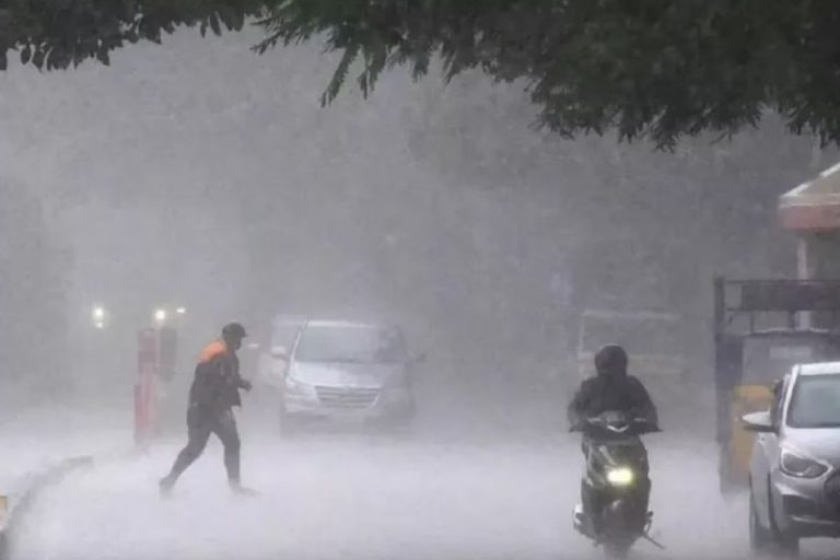 Bihar Rain Alert: बिहार का मौसम इस दिन तक बिगड़ा रहेगा, आज इन जिलों में बारिश और वज्रपात का अलर्ट…