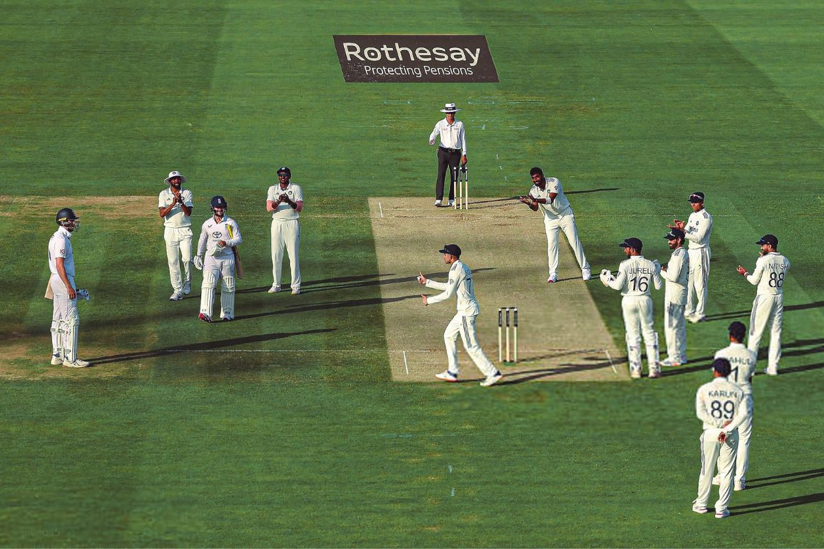 Shubman Gill and Team India blasts over Zak Crawley.