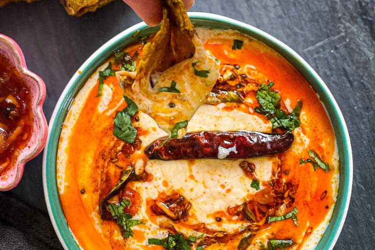 Dahi Tikhari Recipe: बचे हुए दही से बनाएं ये मजेदार और तीखी तड़के वाली डिश, स्वाद ऐसा जो भूले नहीं