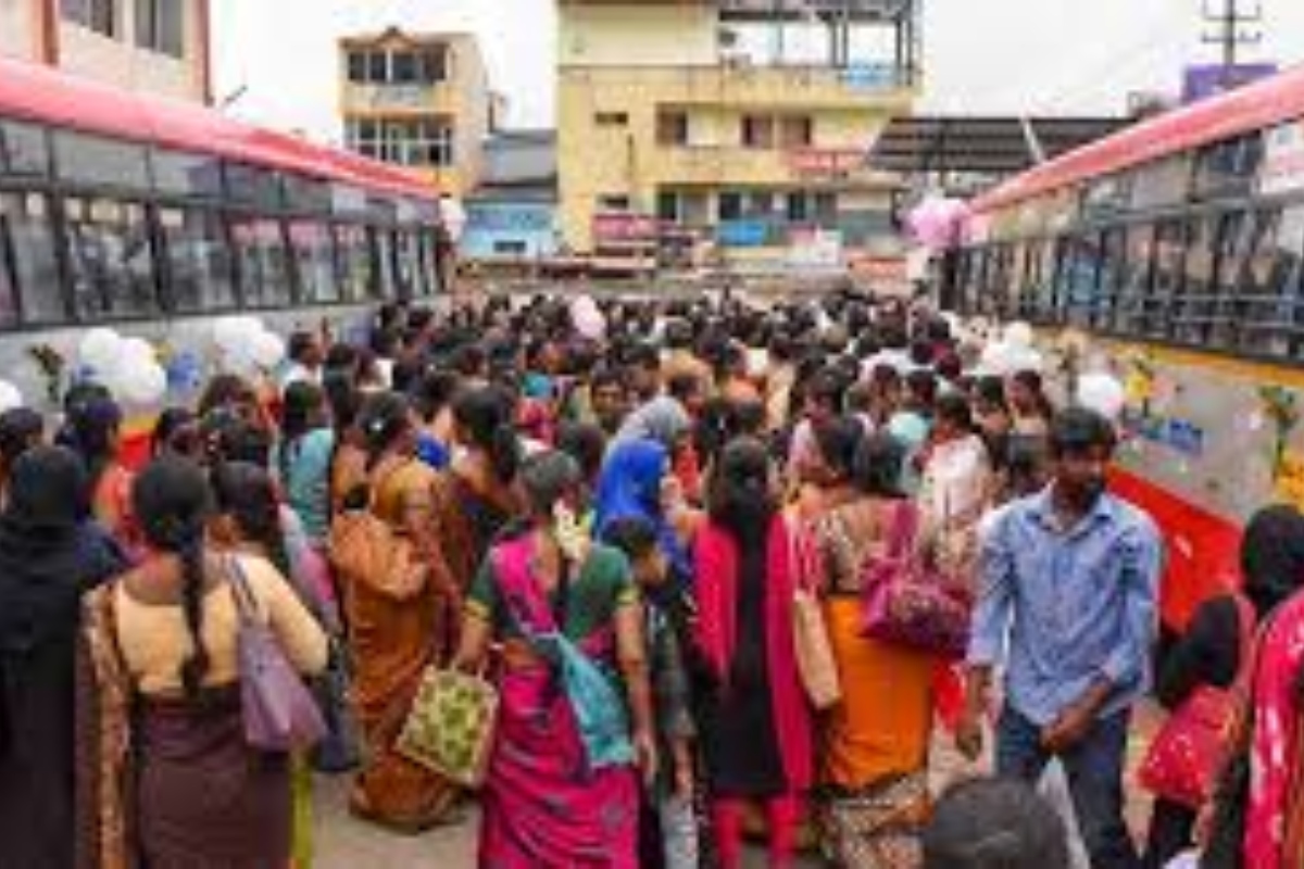 Delhi women free DTC Bus Travel