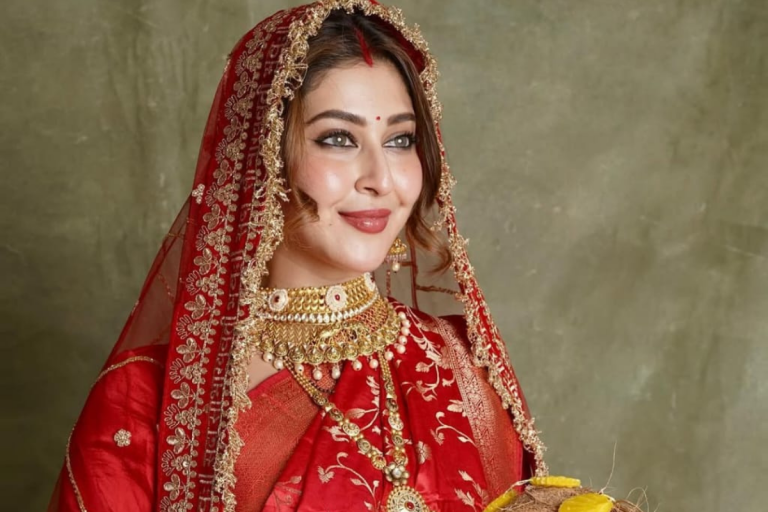 Hariyali Teej 2025 Beauty Tips: हरियाली तीज पर सिर्फ मेहंदी नहीं, चेहरे पर भी लाएं कमाल की चमक, बस इन टिप्स से