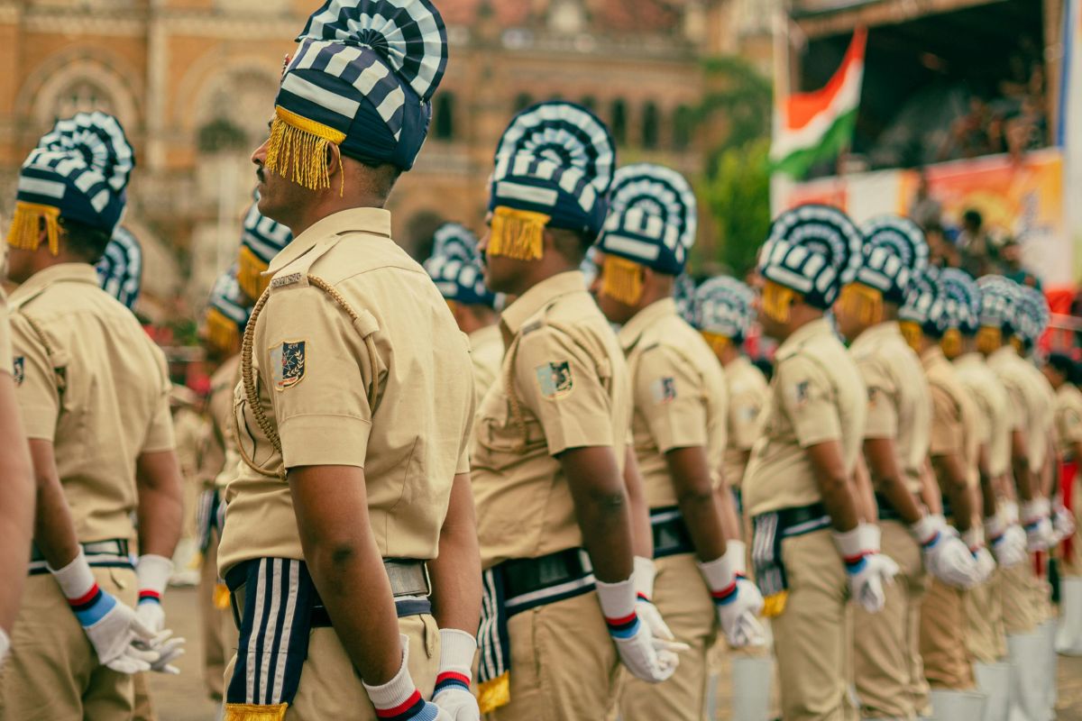 How to Become SI and SI Salary 2025