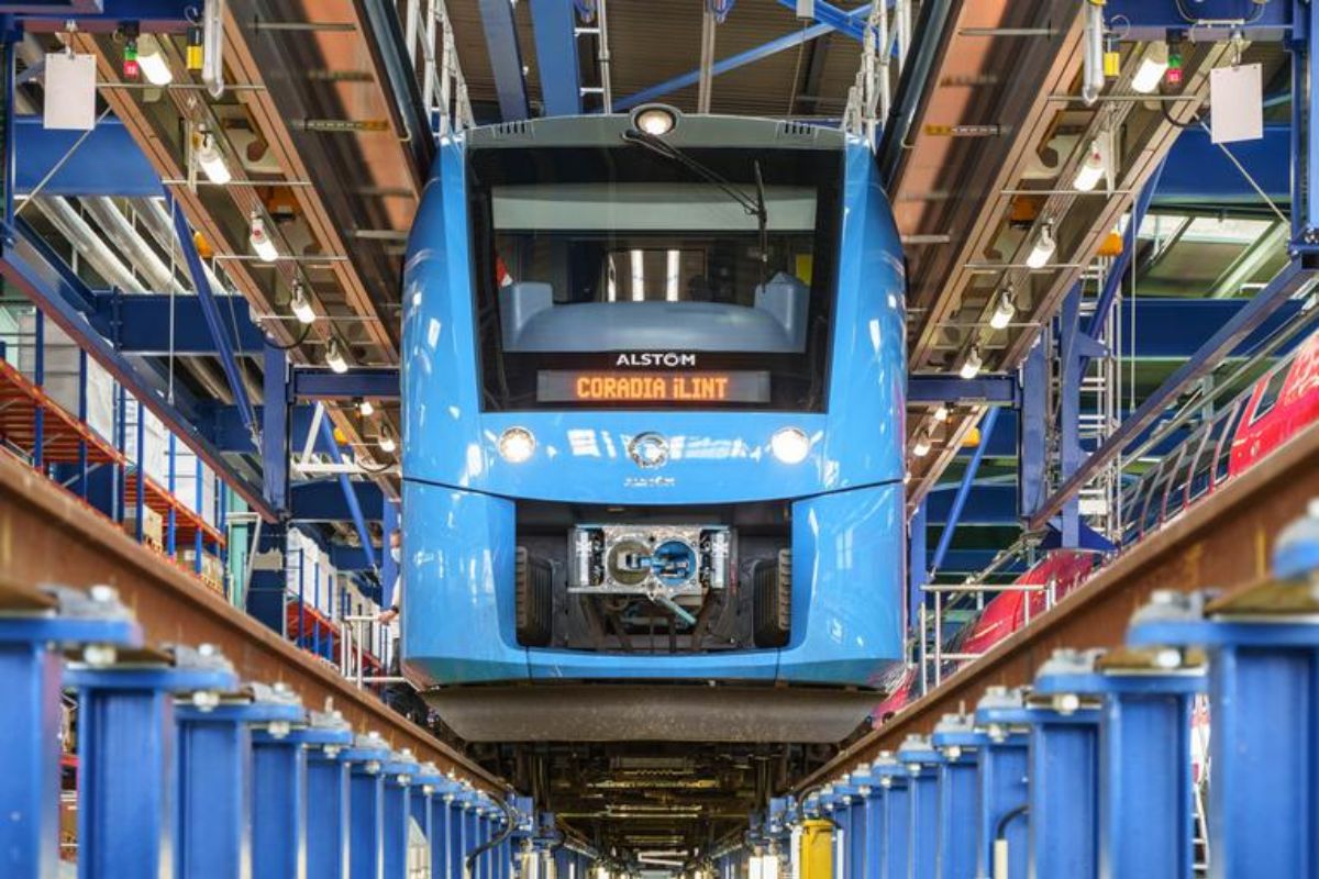 Hydrogen powered coach