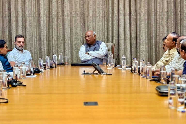 मानसून सत्र से पहले विपक्ष आज करेगी मंथन, सरकार को इन मुद्दों पर घेरने की बनेगी रणनीति!