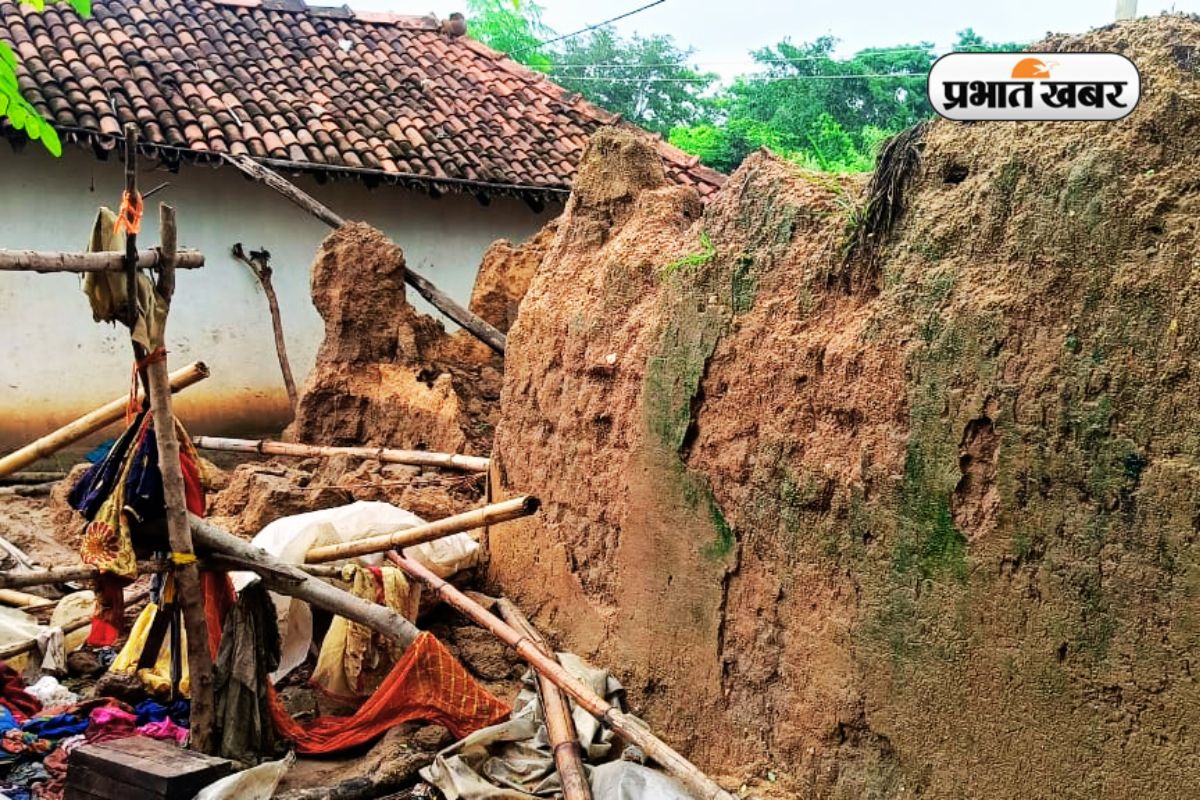 Kutcha house Collapsed Near Jamshedpur