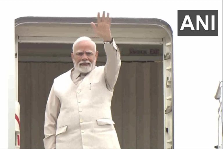 PM Modi Visit:  ब्रिटेन दौरे पर रवाना हुए पीएम मोदी, फ्री ट्रेड एग्रीमेंट पर हो सकता है हस्ताक्षर