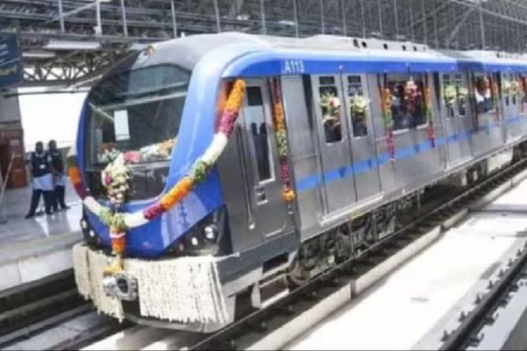 Patna Metro: पटना में मेट्रो का खत्म हुआ इंतजार, तीन सफल ट्रायल के बाद अब इस दिन से दौड़ेगी ट्रेन