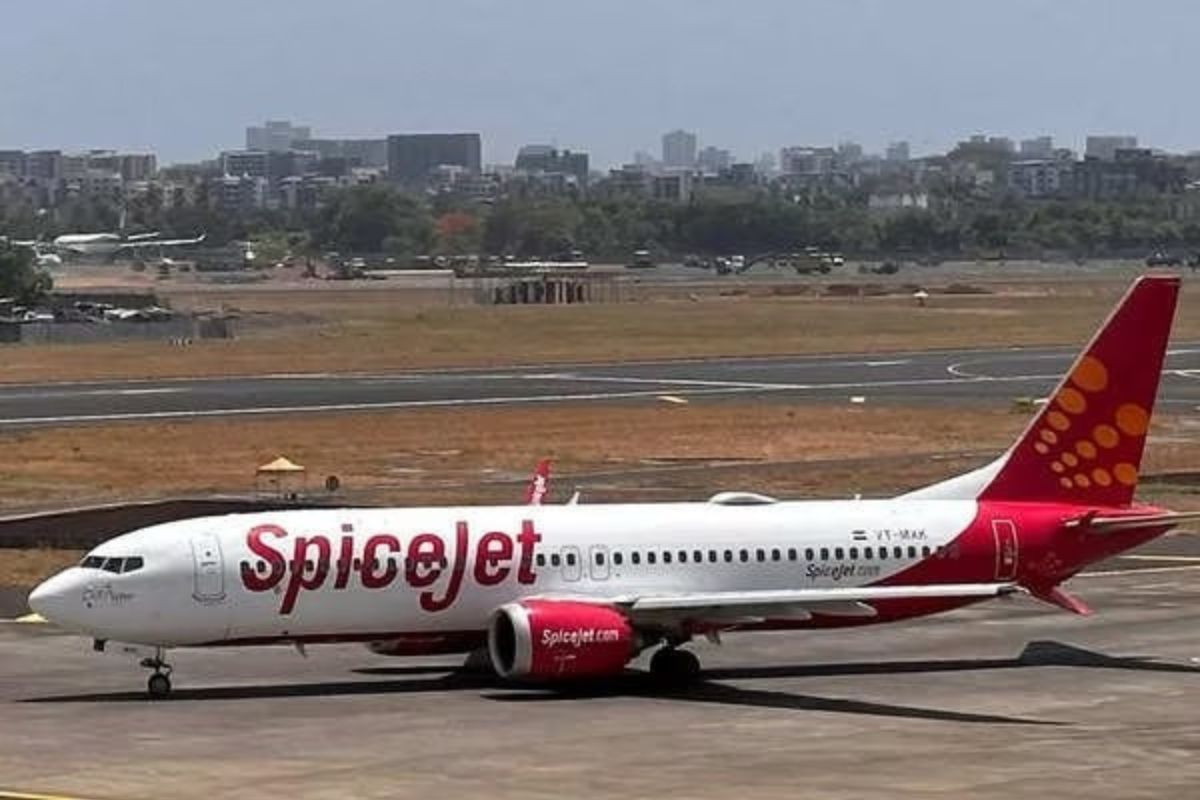 SpiceJet Q400 aircraft