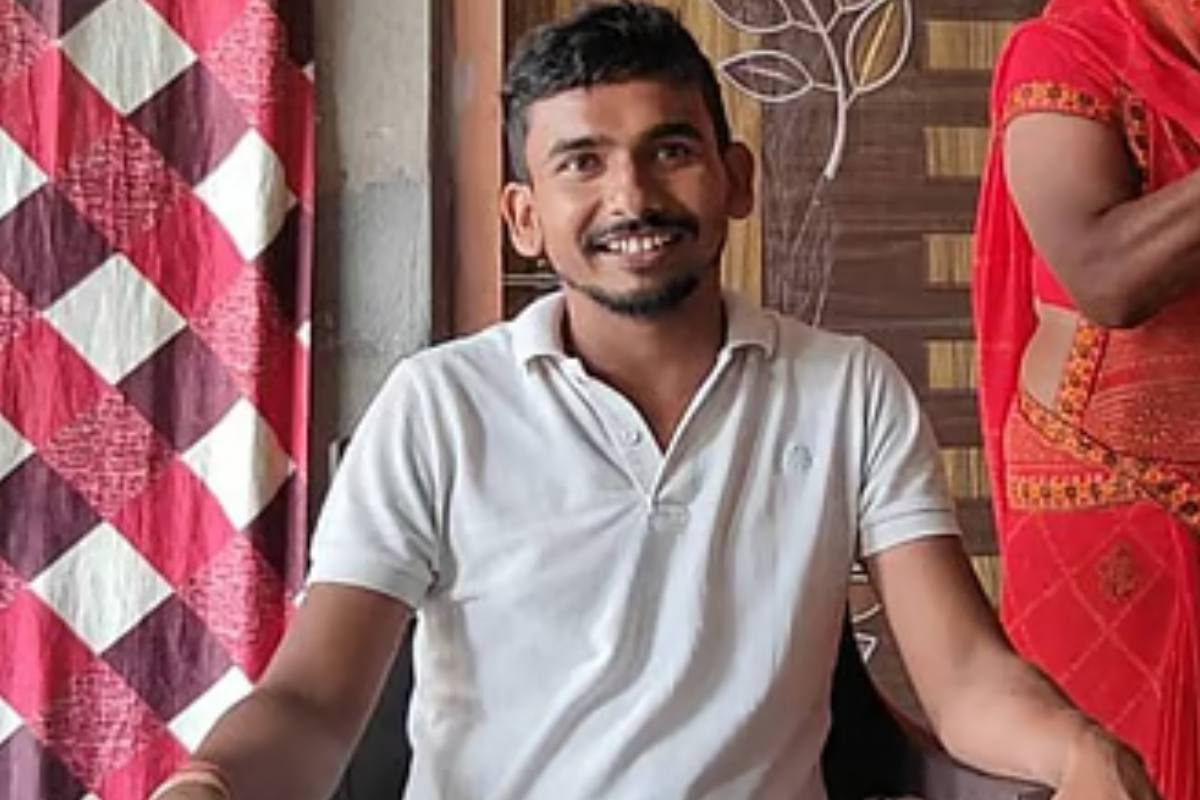 Success Story Delivery Boy Clears JPSC