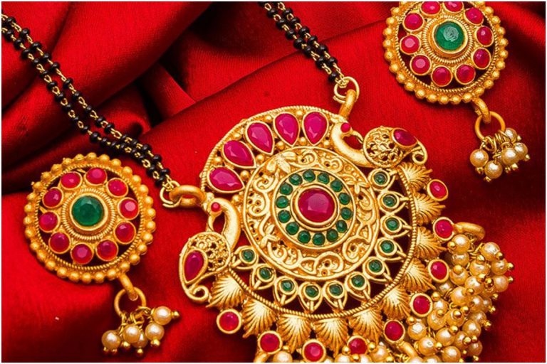 Trending Red Stone Mangalsutra Designs: आपके ‘वो’ बस देखते रह जाएंगे, जब आप पहनेगी ट्रेंडी रेड स्टोन मंगलसूत्र डिजाइन