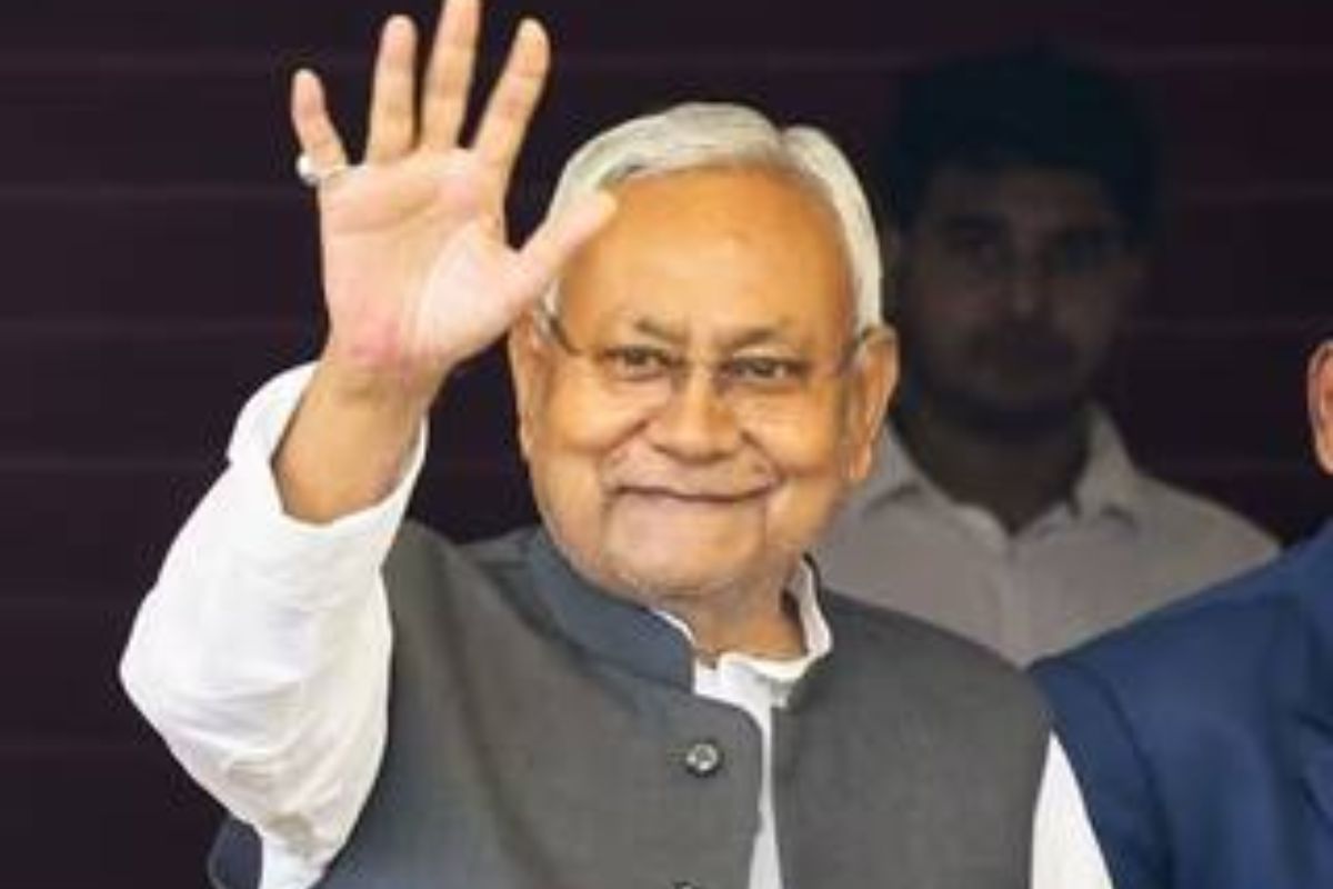 CM Nitish gifts