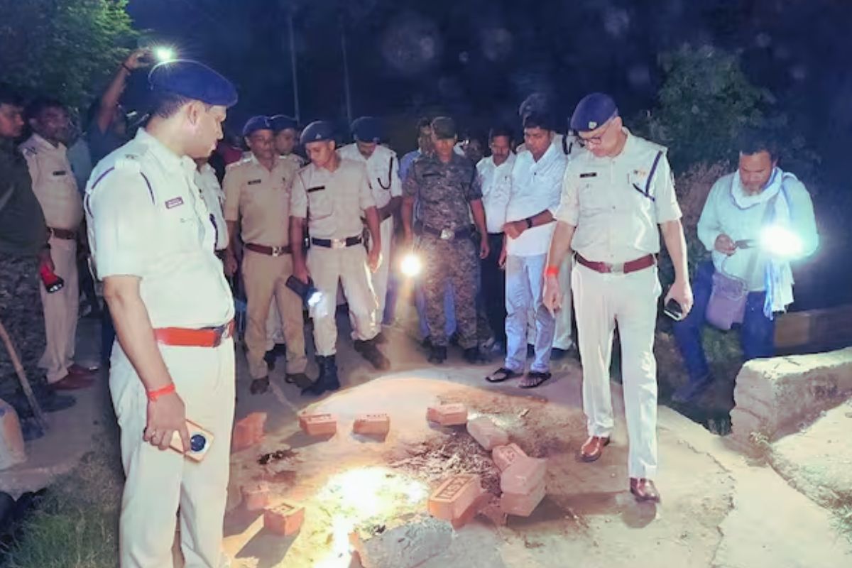 Attack On Police Bihar one killed in retaliatory firing