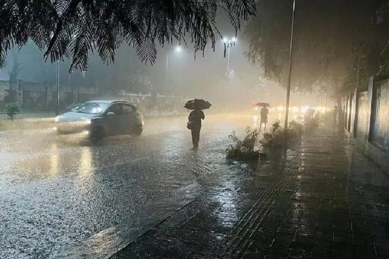 Kal Ka Mausam: 4 तारीख तक इन जिलों में चलेगा भयंकर बारिश का सिलसिला, IMD ने जारी की चेतावनी