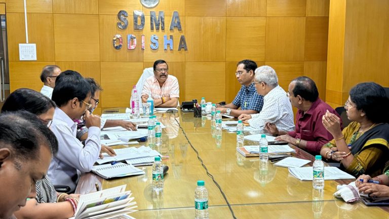 Bhubaneswar News: बालेश्वर और मयूरभंज में बाढ़ का पानी घुसा, लोगों को सुरक्षित स्थान पर पहुंचाया गया