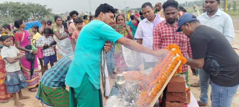 शिक्षा और एकजुटता से ही विकास संभव : अखाड़ा सदस्य