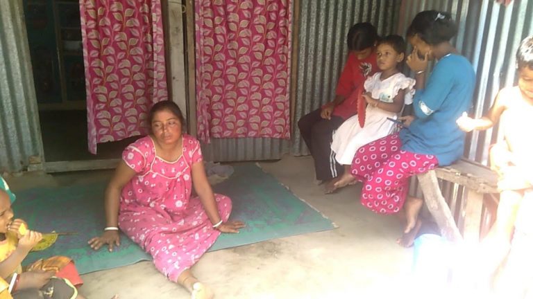 सड़क दुर्घटना में चाचा-भतीजा की मौत