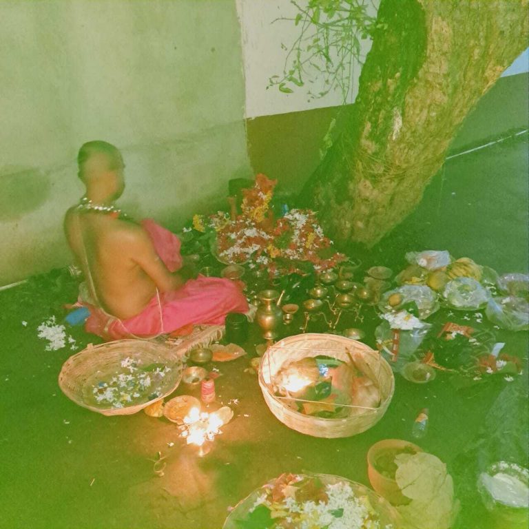 गुप्त नवरात्र : बेलभरनी पूजा पर धर्म ध्वजा के साथ निकली शोभा यात्रा