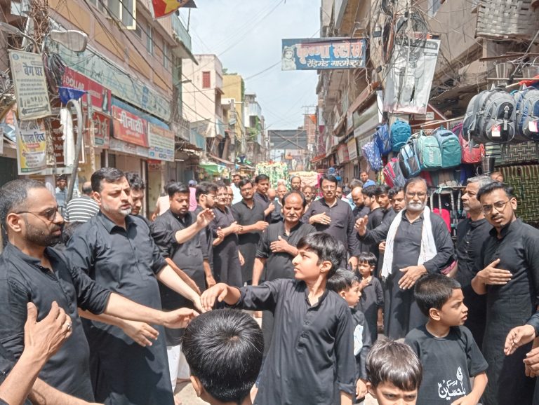 शहर में निकला शहीदों के नाम का मातमी जुलूस  “बीबी का डोला””